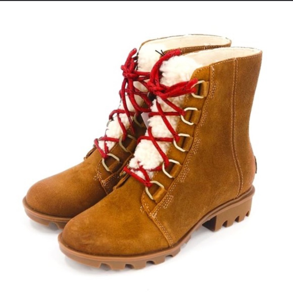 Sorel Phoenix Short Lace Cozy Boot